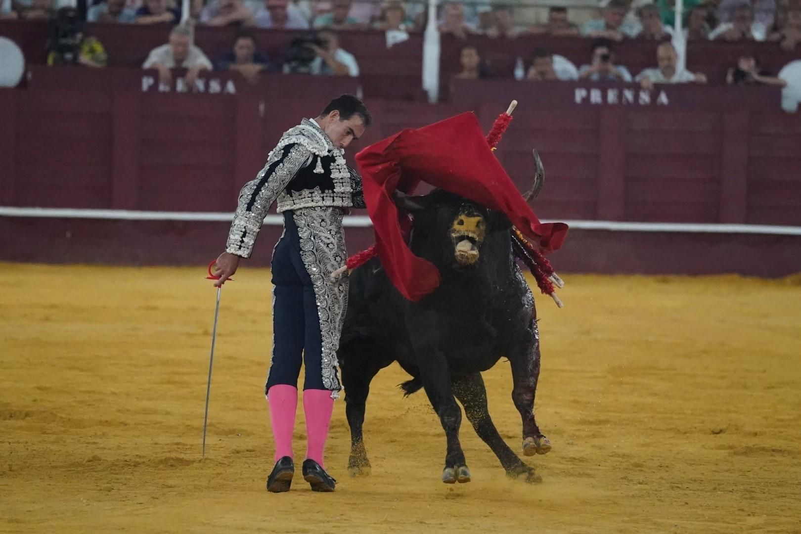 Toros en la Feria I Sexta corrida de abono y puerta grande de Roca Rey