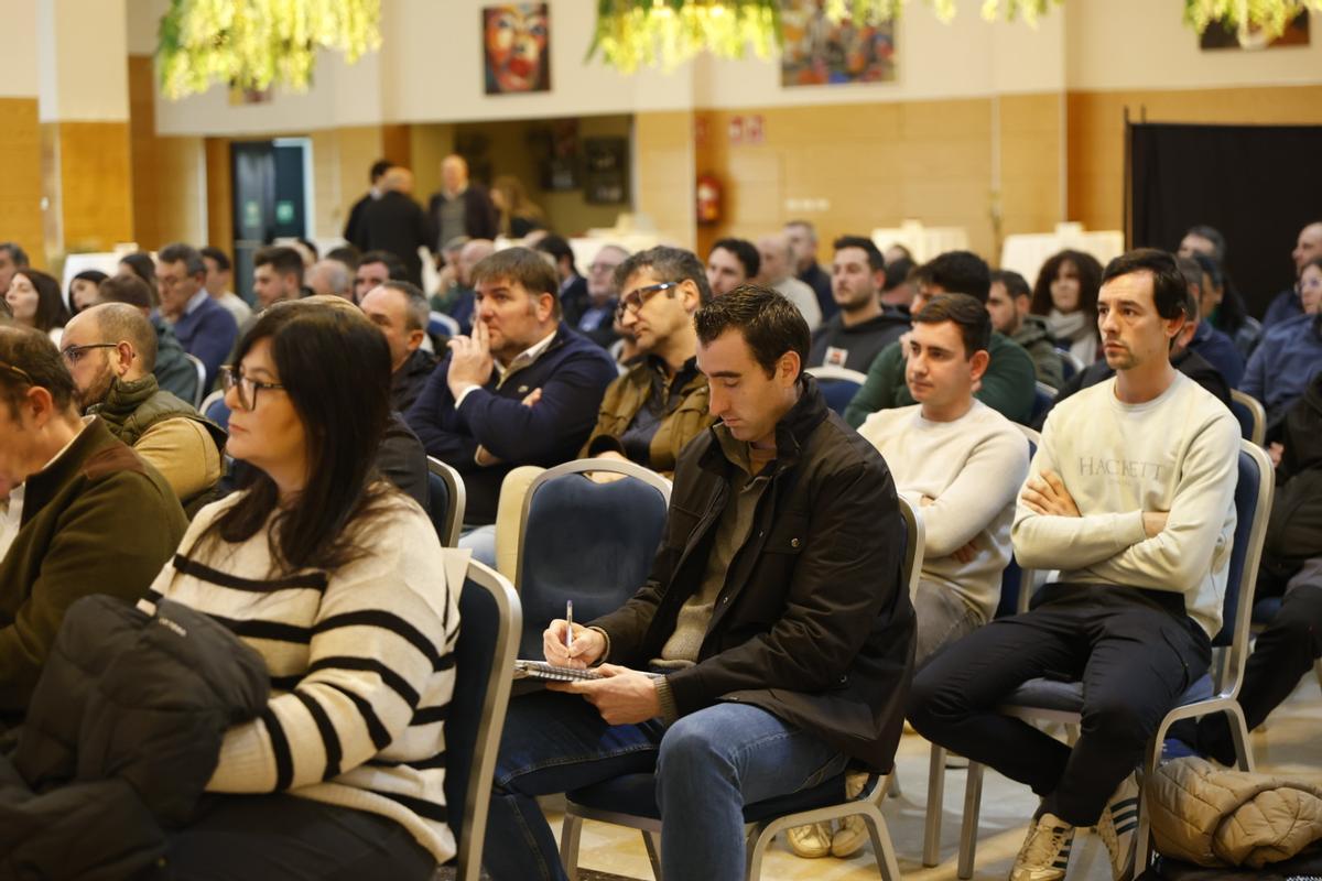 Cultivadores de tabajo extremeños en el encuentro.