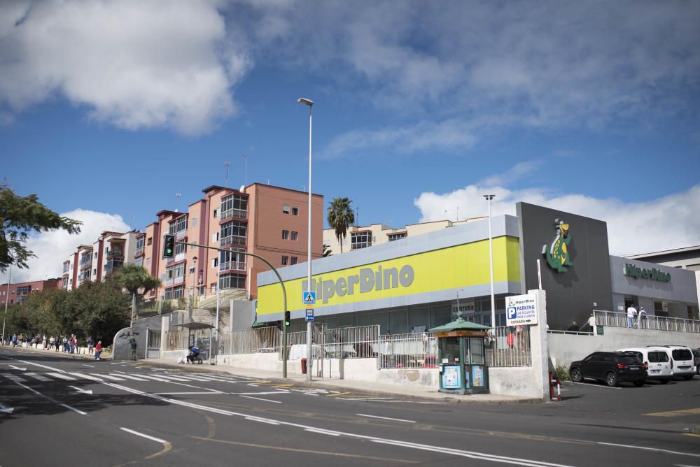 Compras en supermercados y fruterías de la capital