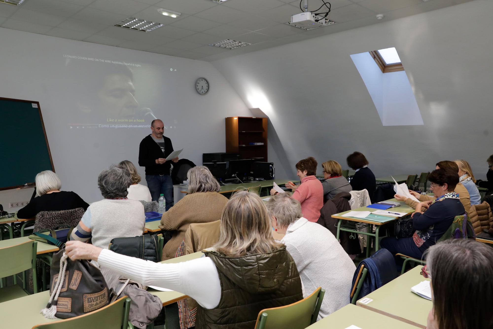 El nuevo curso de la UNED para aprender inglés con canciones, en imágenes