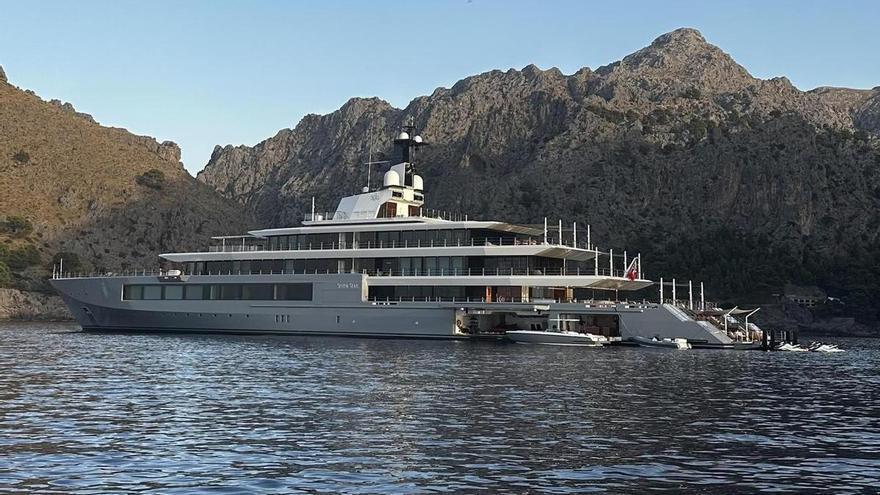 El 'Seven Seas', el colosal megayate de Steven Spielberg, surca las aguas de Mallorca