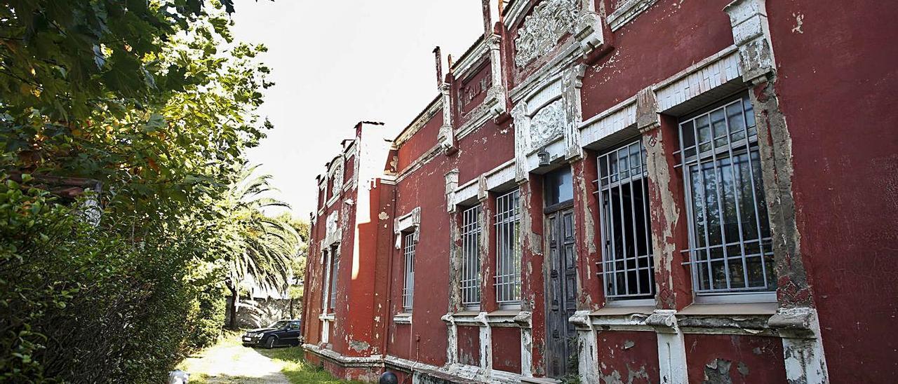 El edificio de La Colonia de Salinas.