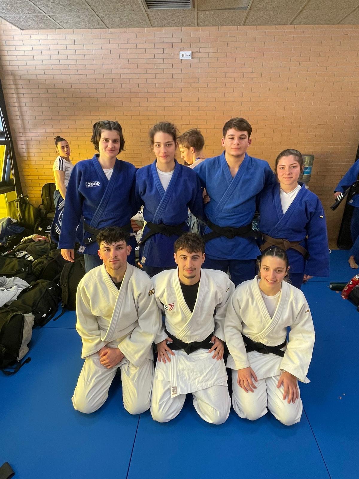 Part dels judokes de l'Esport7 que van participar del torneig