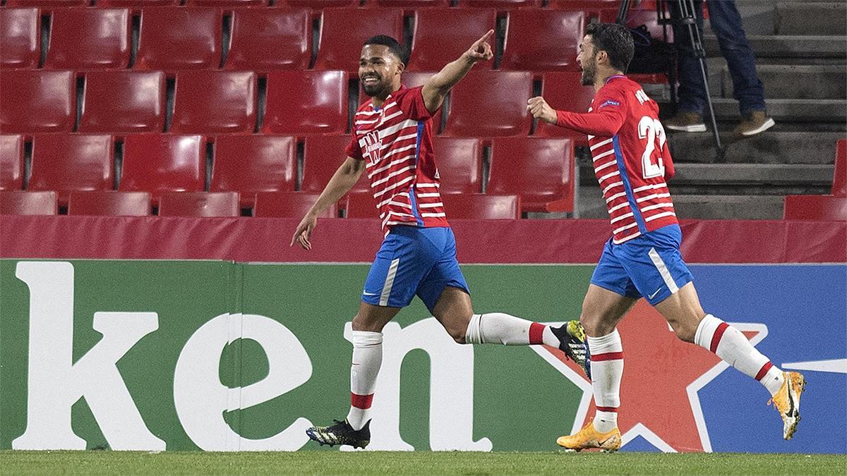 Yangel Herrera celebra el gol al Nápoles