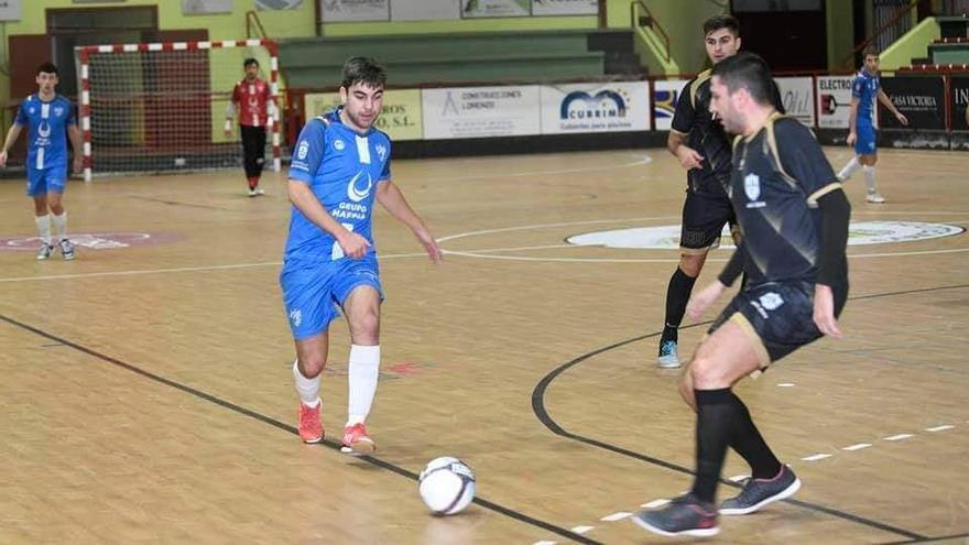 Pablo en un partido anterior con el Inversia en el Coto Ferreiro