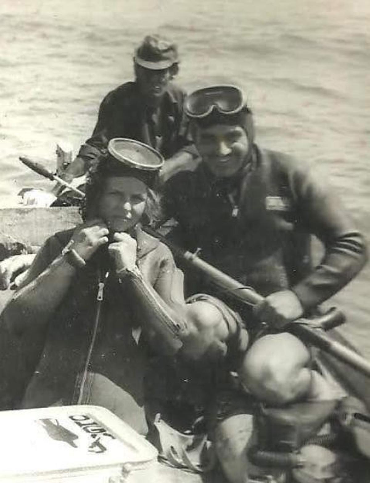 Olga Vallespín, primera buceadora profesional española, formada en el Centro de Buceo de la Armada.