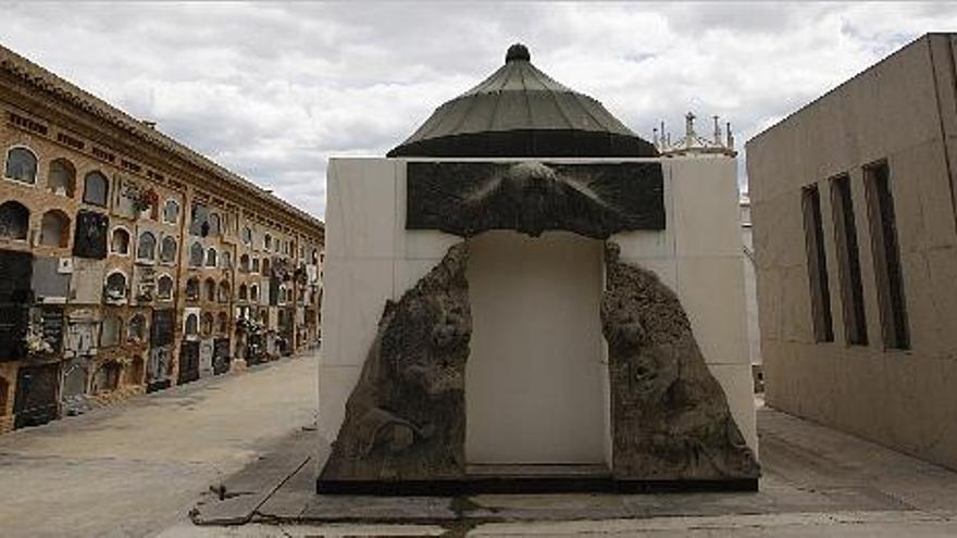 El panteón inacabado de Ángel Cristo en el Cementerio General de Valencia.  f levante-emv