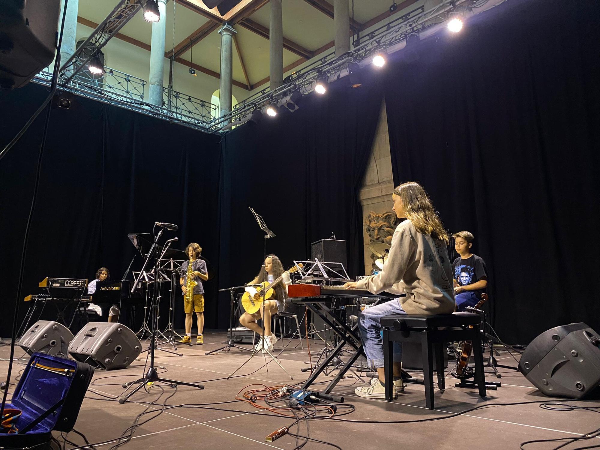 Así fue el concierto para clausurar los talleres de improvisación musical en Gijón (en imágenes)