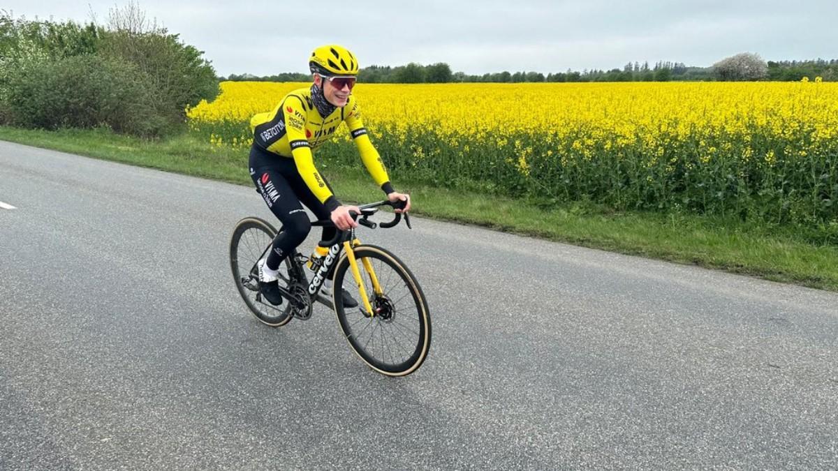 Vingegaard, de nuevo en la bici