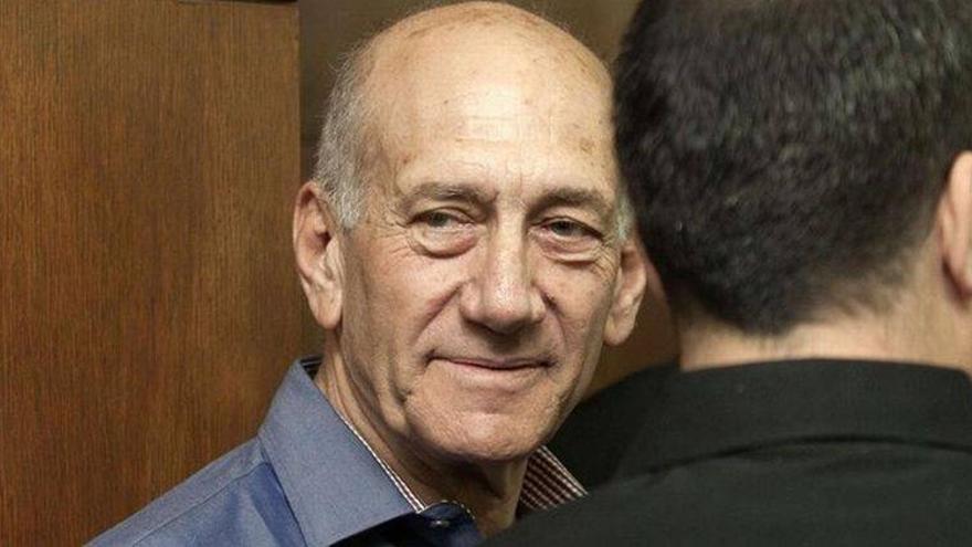 Un tribunal israelí condena al exprimer ministro Olmert a seis años de cárcel por corrupción