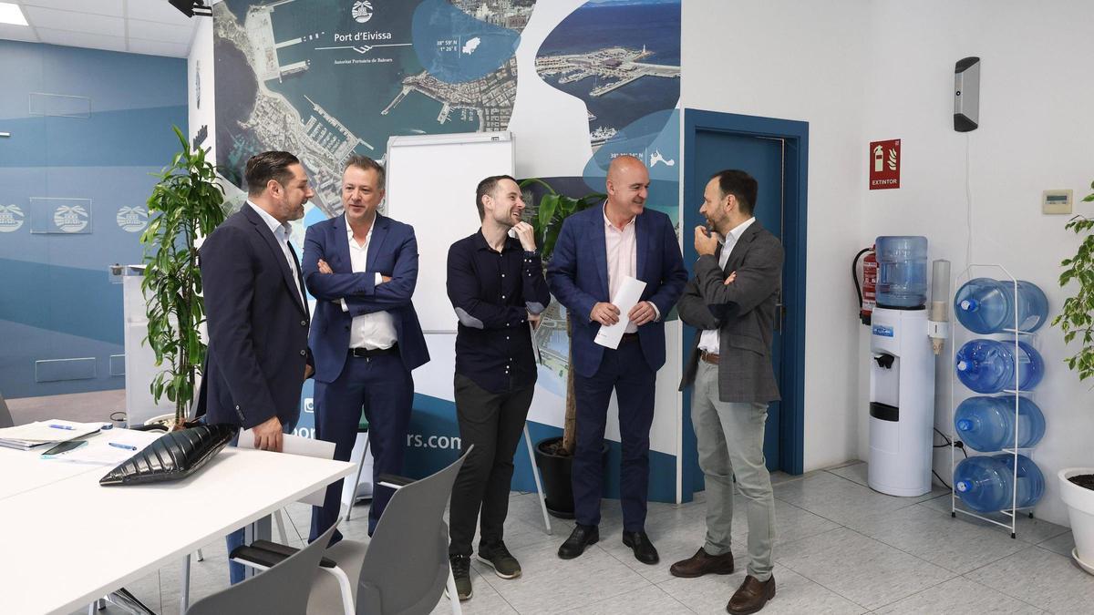 Imagen de la reunión celebrada este viernes entre la Autoridad Portuaria de Balers, el Consell y el Ayuntamiento de Ibiza.