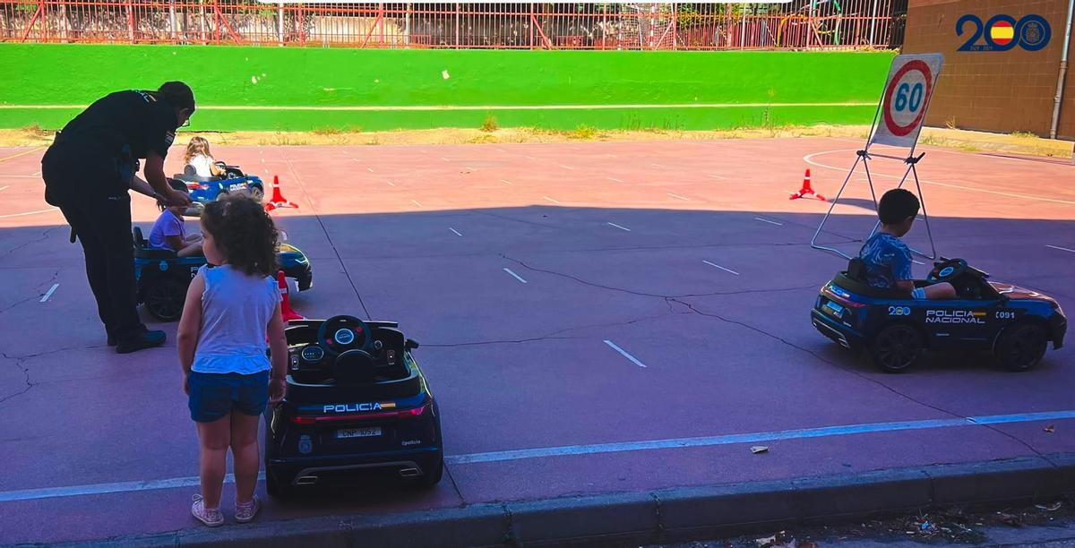 Exhibiciones de la Policía Nacional en los centros escolares