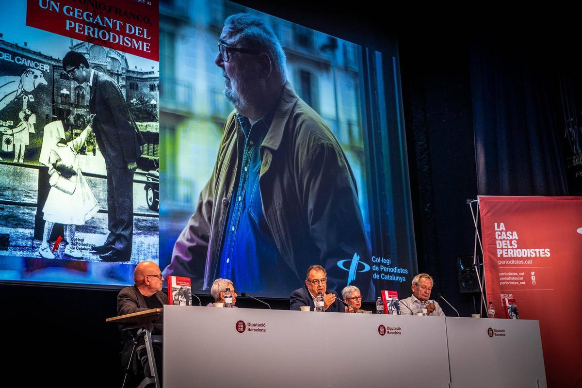 Presentación del libro homenaje al periodista Antonio Franco, exdirector de El Periódico