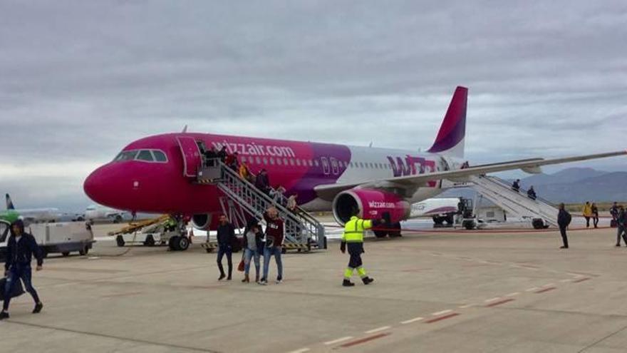 Wizz Air estrena en el aeropuerto de Castelló una nueva línea con Bucarest