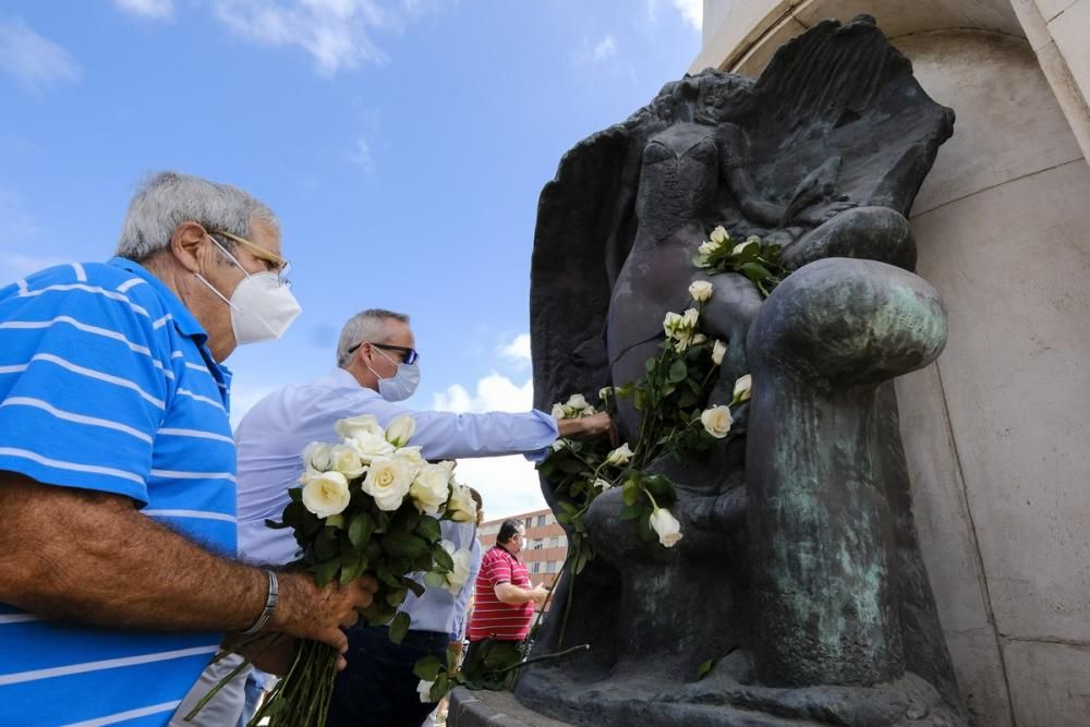 Ofrenda floral en homenaje a Belén María