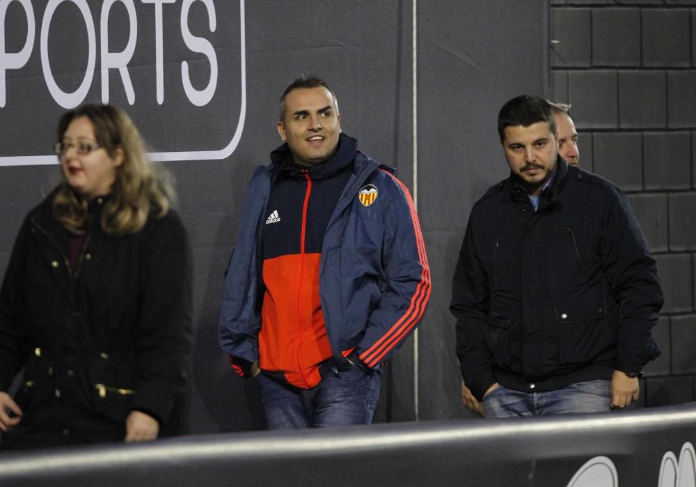 La afición del Valencia invade el Puchades