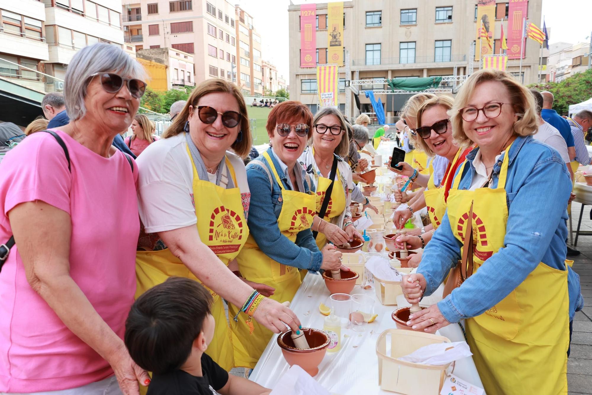 Tradición y gastronomía se dan la mano: Búscate en la galería de fotos de la Nit de la Xulla de Vila-real