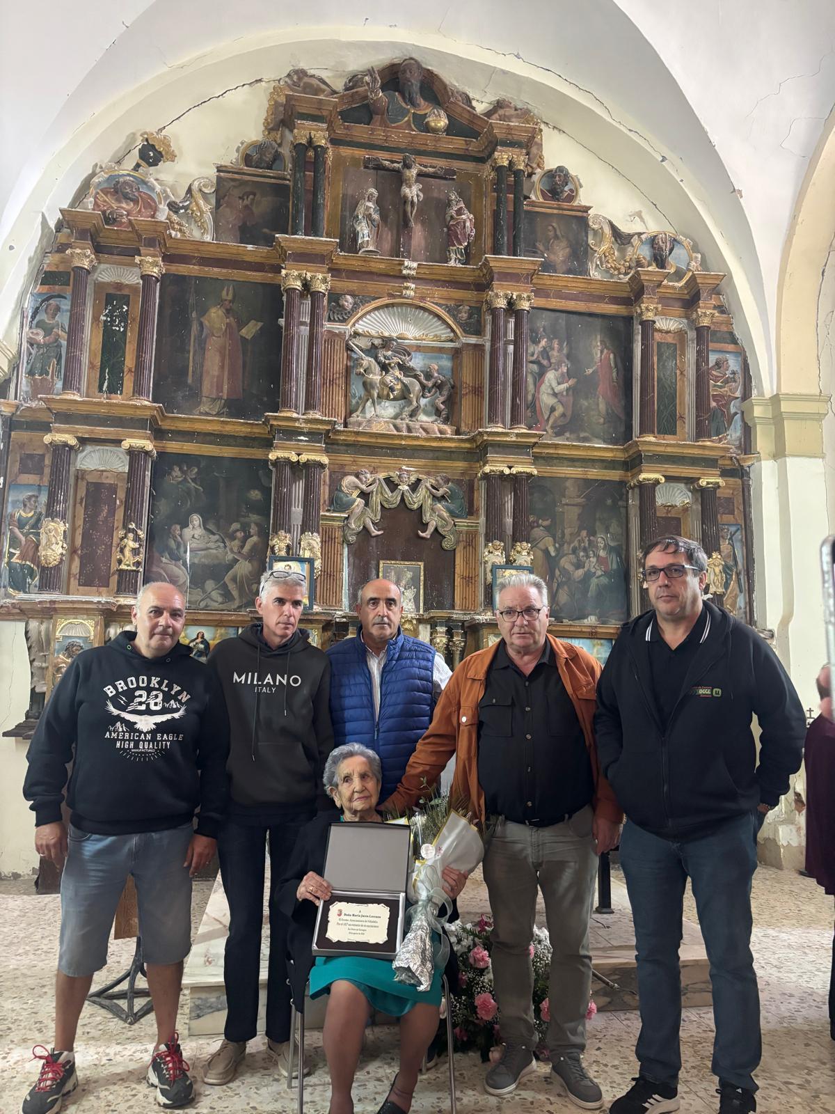 Homenaje a María Justo Lorenzo en la iglesia de Otero de Sariegos