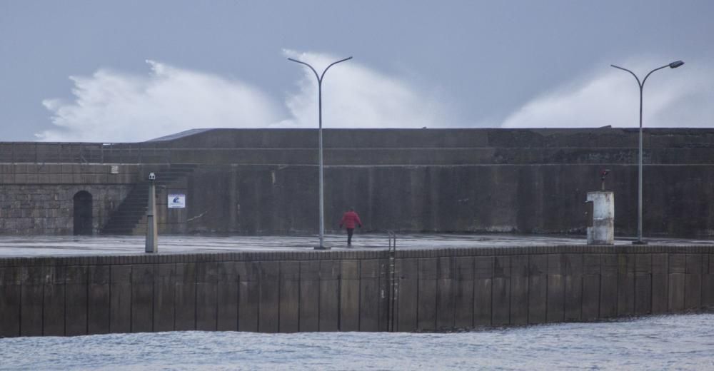 Temporal de viento y oleaje en Asturias