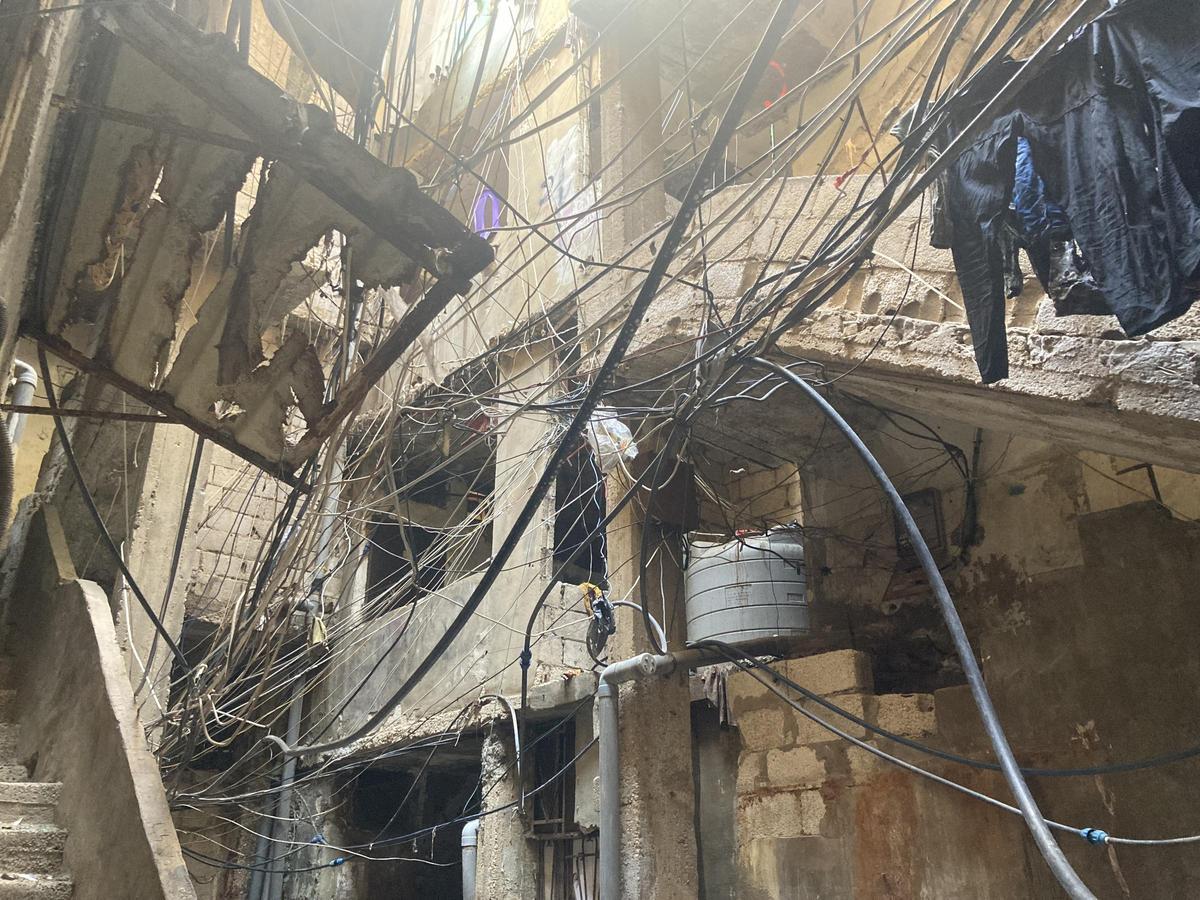 El cableado inunda Shatila