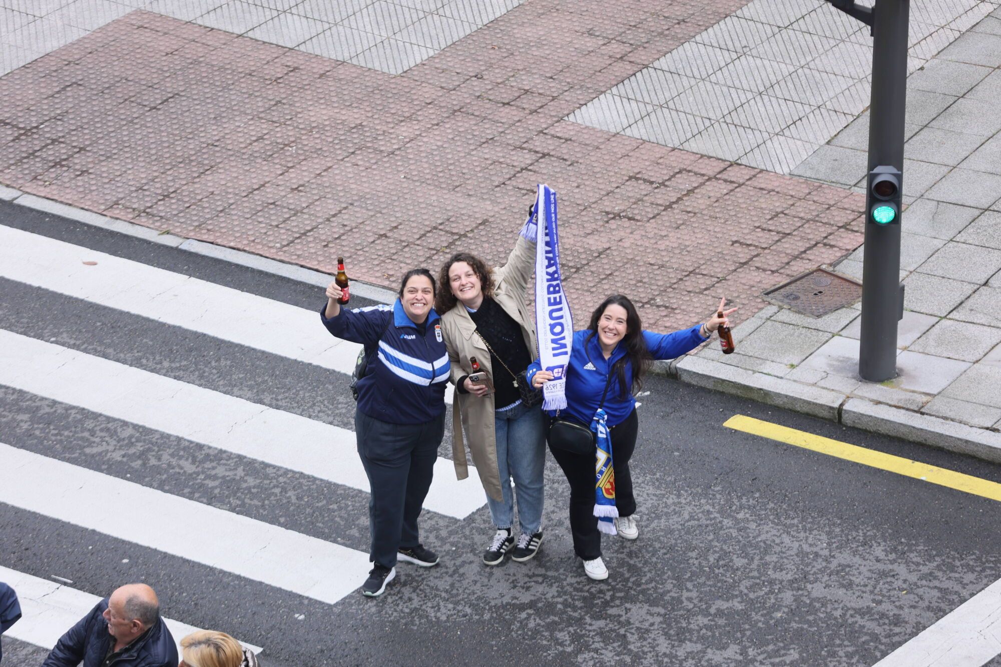 Así fue el recibimiento de la afición al Real Oviedo y toda la previa del último partido de la temporada