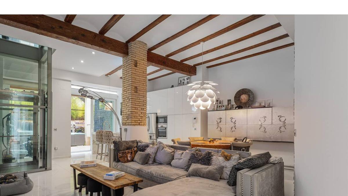 Se vende exclusivo piso con piscina privada en el barrio del Botànic-LEVANTE-EMV