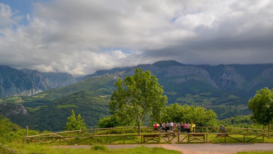 Asiegu, las vistas &quot;ejemplares&quot; del Urriellu desde una aldea cabraliega