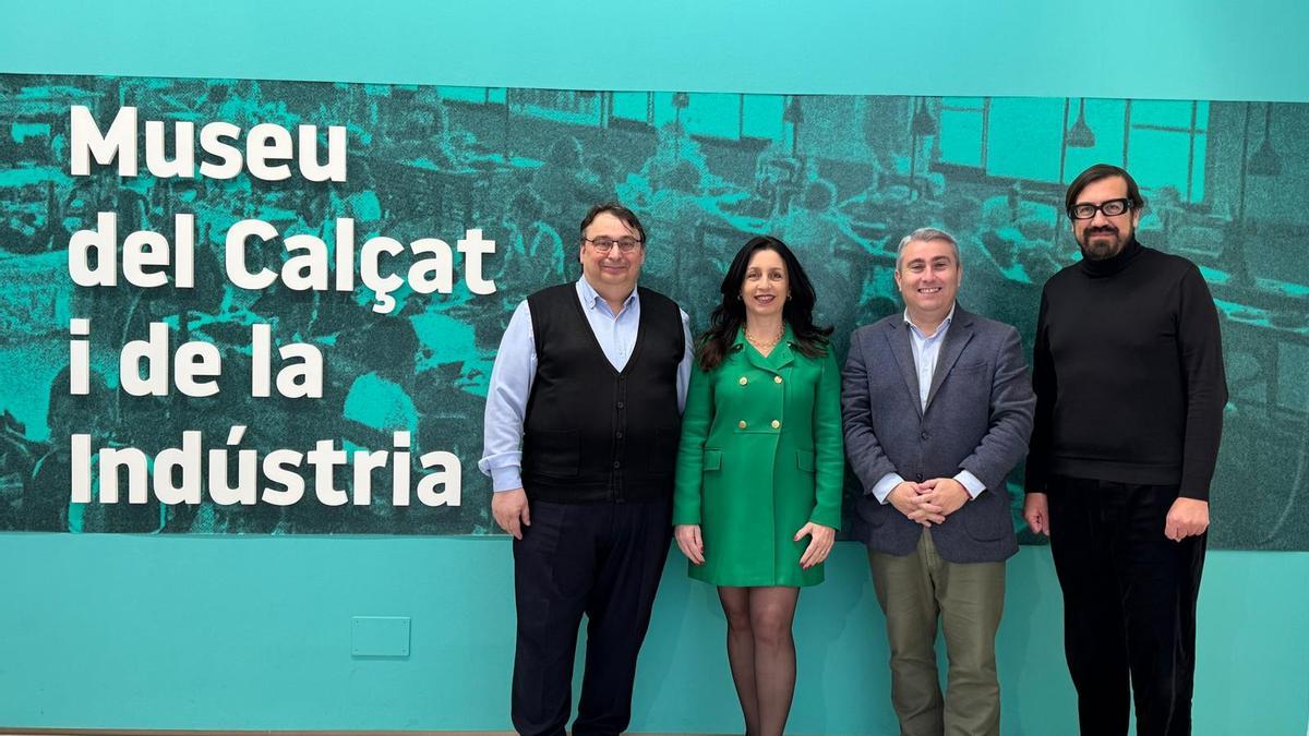 Firma del acuerdo entre Inca y la UNED.