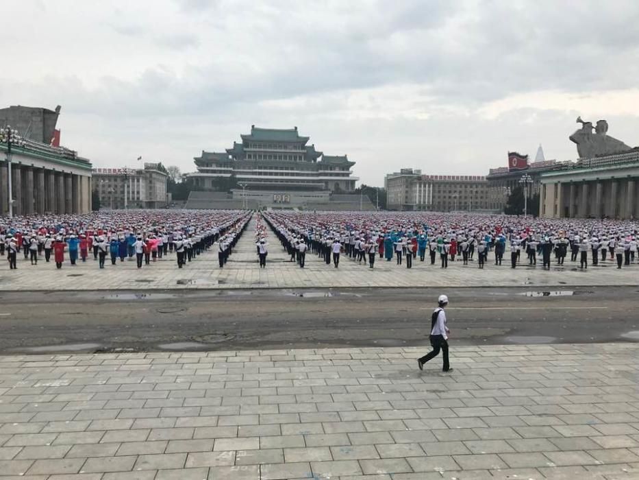 El profesor de Historia de la Música Crisanto Gándara es uno de los pocos gallegos que ha visitado Corea del Norte y califica de "absolutamente fascinante" el hermético país comunista.