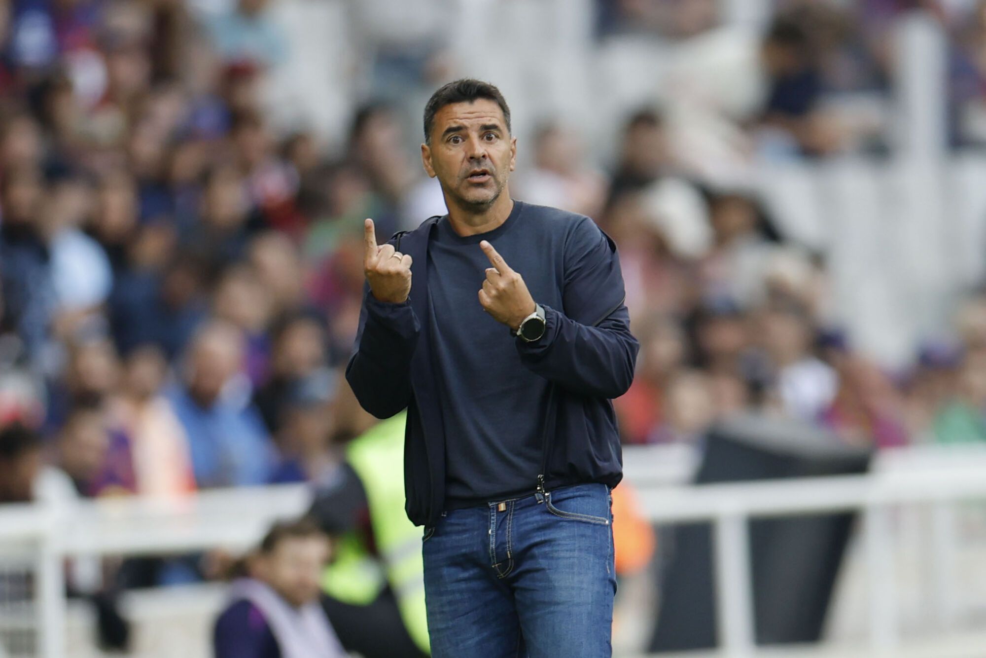Míchel Sánchez, durante su partido 190 a cargo del Girona ante el FC Barcelona en Montjuïc