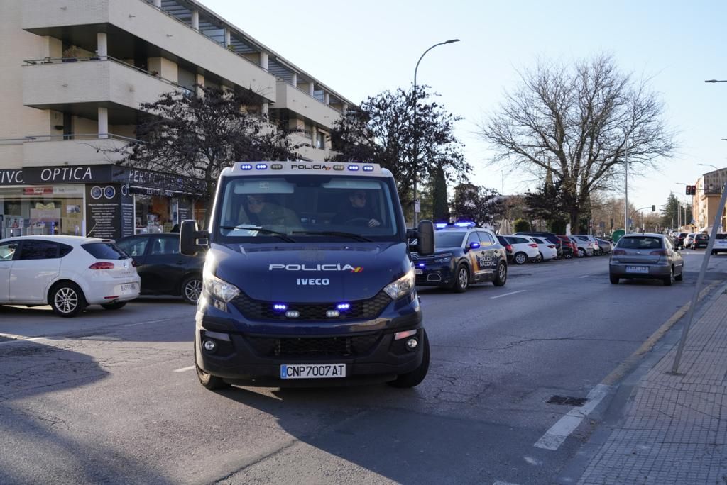 Llegada de los acusados por el robo en Atrio a los juzgados de Cáceres