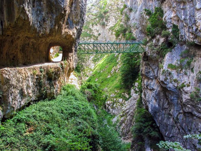 La ruta del cares no es apta para gente con vértigo.