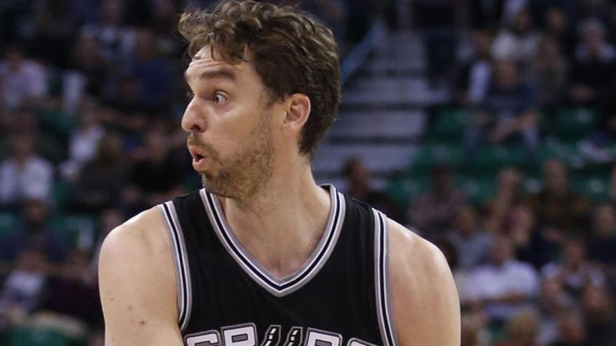 Gasol saborea nueva victoria con los Spurs.