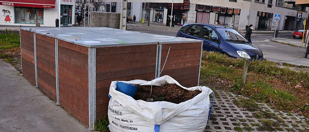 El compostero comunitario situado en la prolongación de la calle Johan Carballeira. |   // GONZALO NÚÑEZ