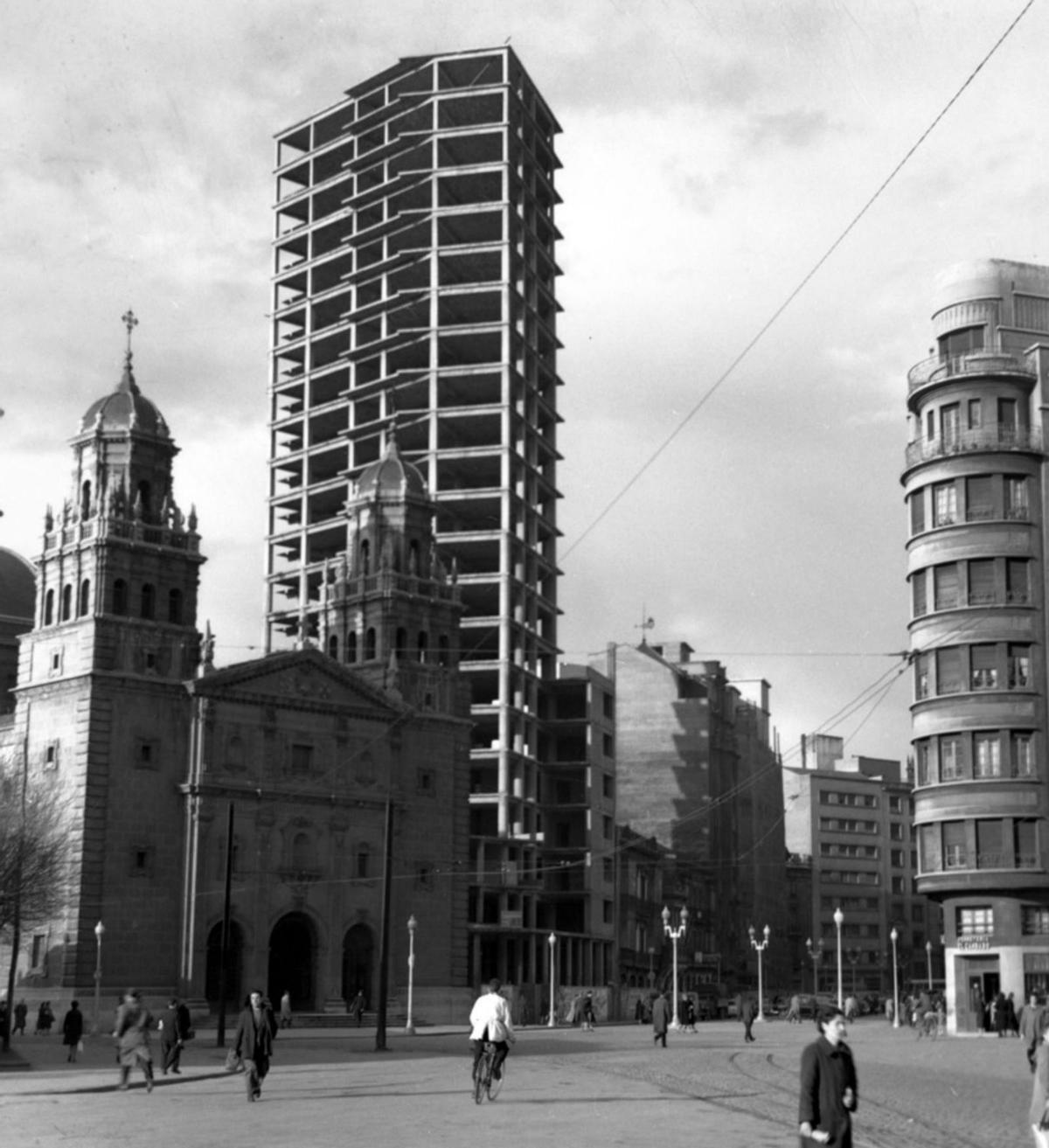 "Semana parroquial" | MUSÉU DEL PUEBLU D´ASTURIES. FONDO JAVIER SÁNCHEZ SUÁREZ