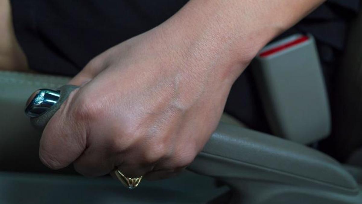 Com frenar correctament sense posar-te en perill