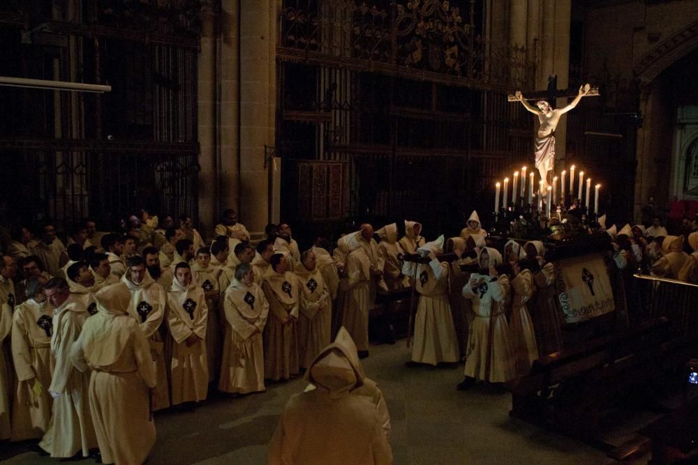 La procesión del Espíritu Santo en la Catedral