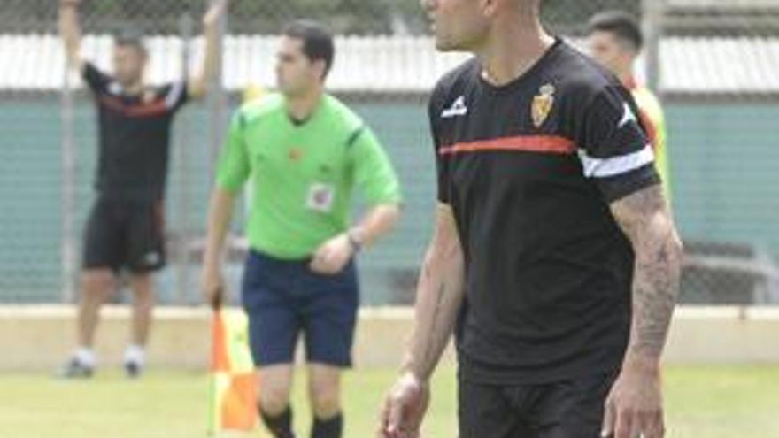 Láinez continuará al frente del Deportivo Aragón