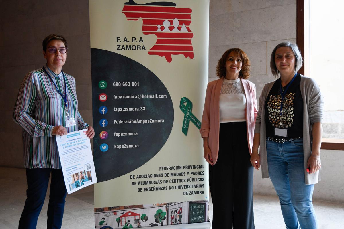 Conferencia de Yolanda Palomino, orientadora.