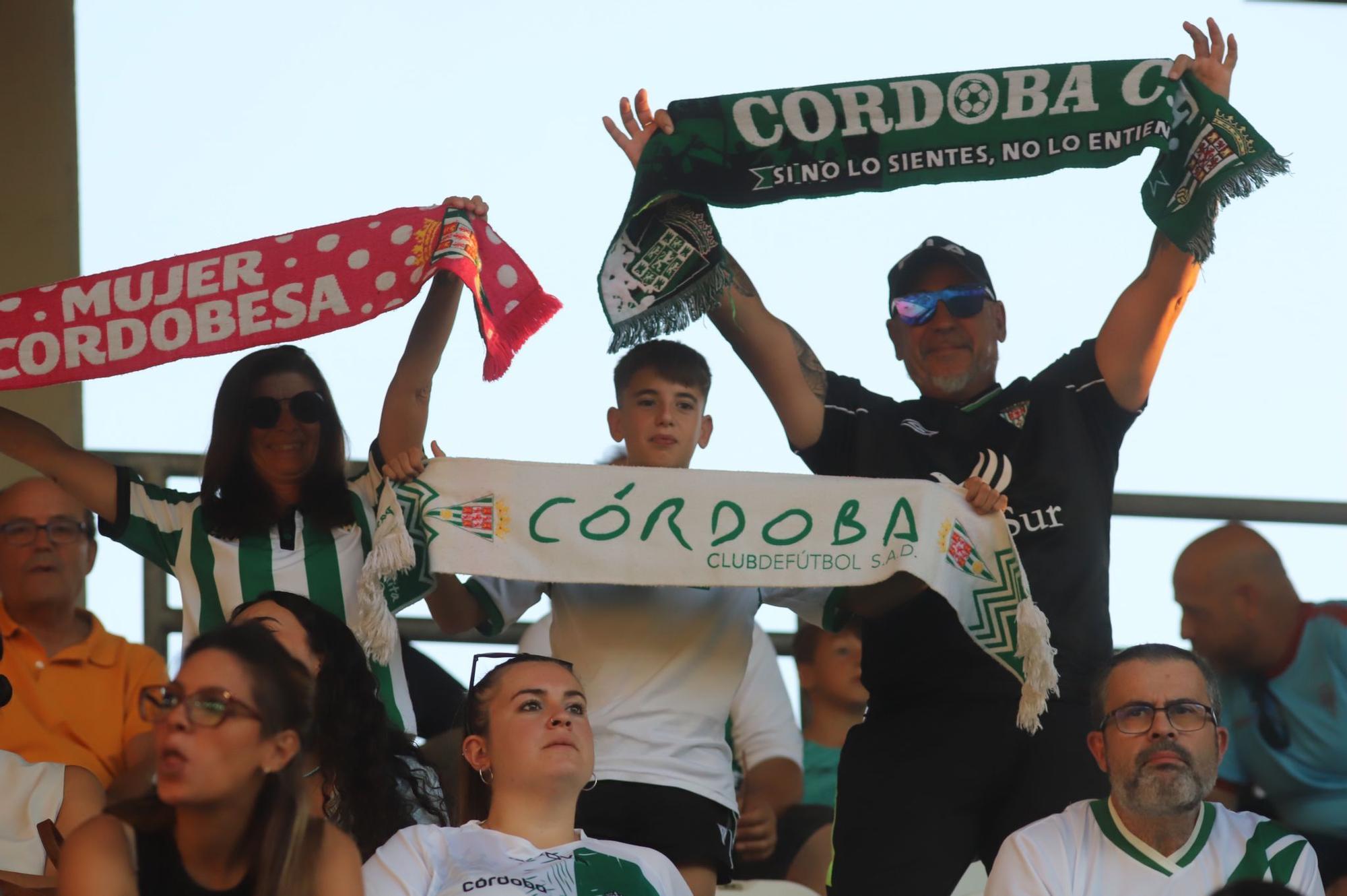 Córdoba CF - Recreativo Granada : las imágenes de la afición en El Arcángel