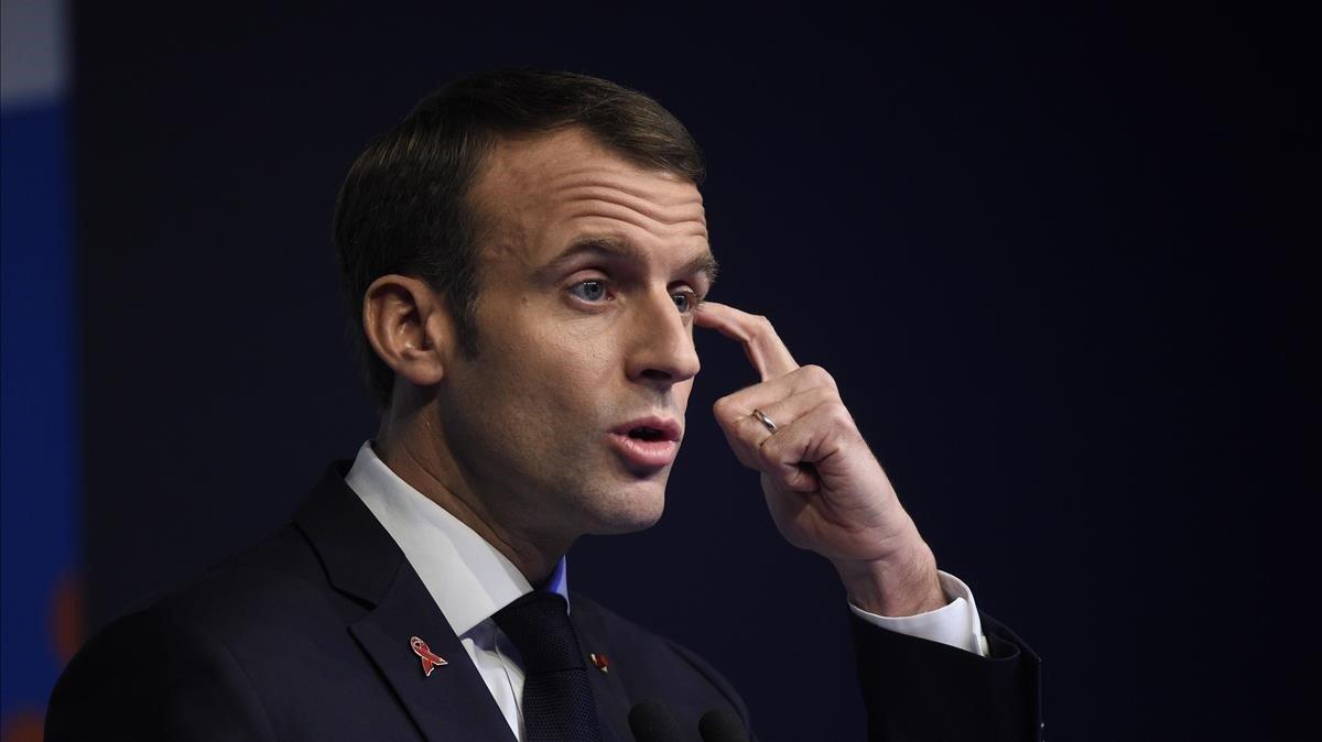 zentauroepp46102578 france s president emmanuel macron gestures during a press c181205222154