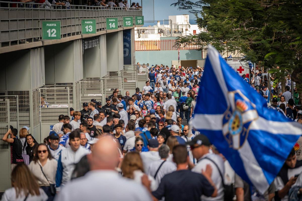 Así vive la afición del CD Tenerife la vuelta a Segunda División