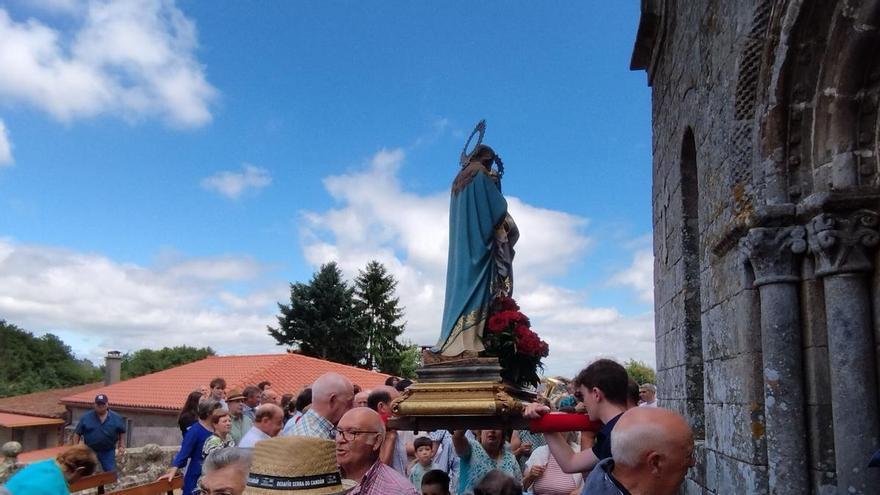 Escuadro programa tres días de festa na honra da Santa Isabel