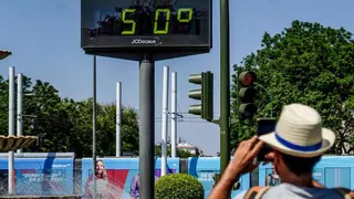 Primera alerta roja por calor en Sevilla: Aemet eleva el riesgo y avisa de 44 grados este martes