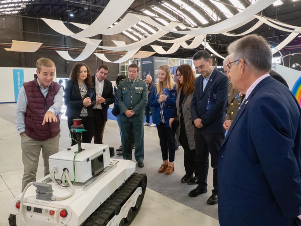 El catedrático Juan B. Carda, en la feria Destaca de Vila-real.