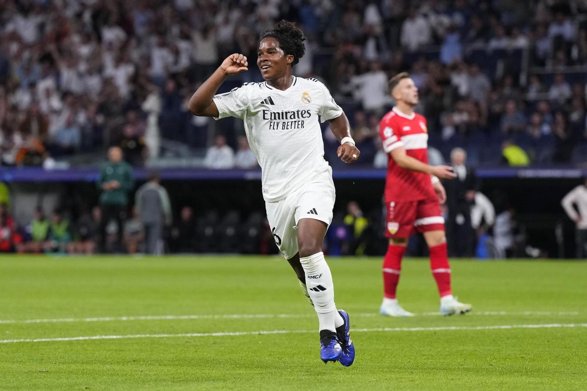 Endrick, jugador del Real Madrid, celebra su primer gol en Champions.