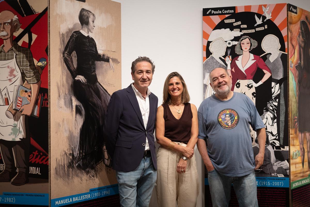 Nicolás Bugeda acompañado por los comisarios Catalina Martín Lloris y MacDiego