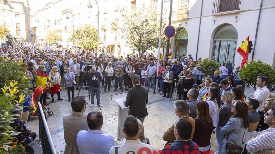 Así ha sido la concentración contra la Ley de Amnistía organizada por el PP en Caravaca