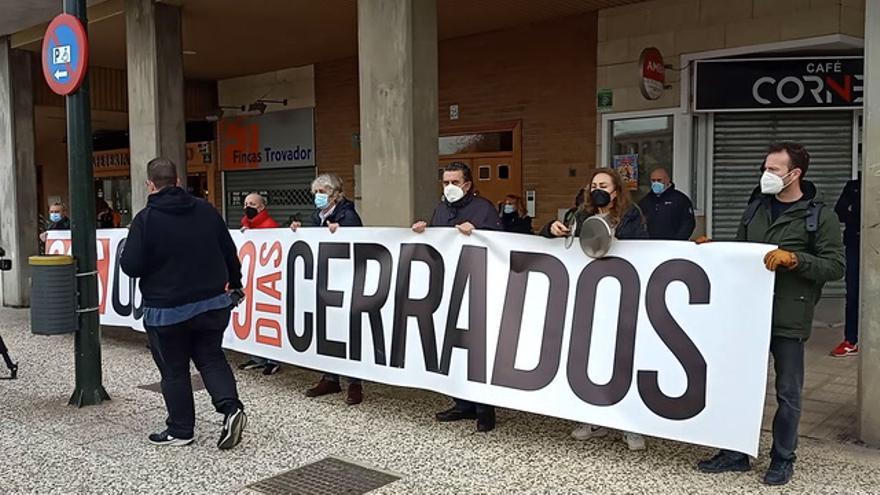 El ocio nocturno se manifiesta frente a la Aljafería para pedir ayudas directas