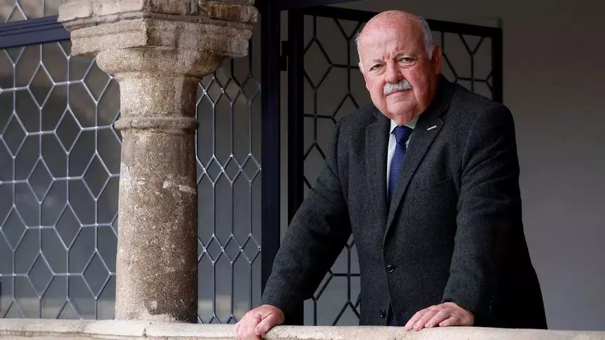Jesús Aguirre, exconsejero de Salud: «Hay que recordar a los que fallecieron sin que les tocara»